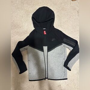 Nike Two-Tone Black and Gray Jacket